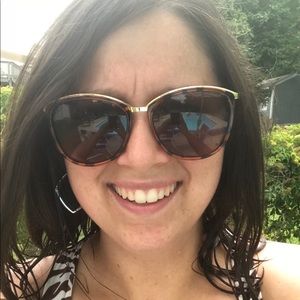 Meet your Posher, Kelli